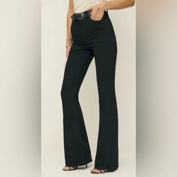 NWT REFORMATION Marlow Super Stretch High Rise Flare
Jeans - Picture 1 of 10